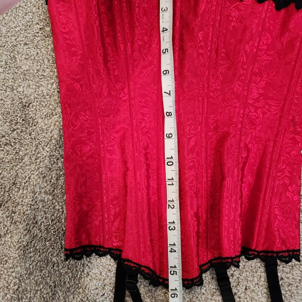 Corset - Picture 5 of 9